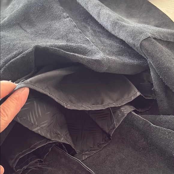 Vintage Elegant Black Leather Skirt - Picture 13 of 15